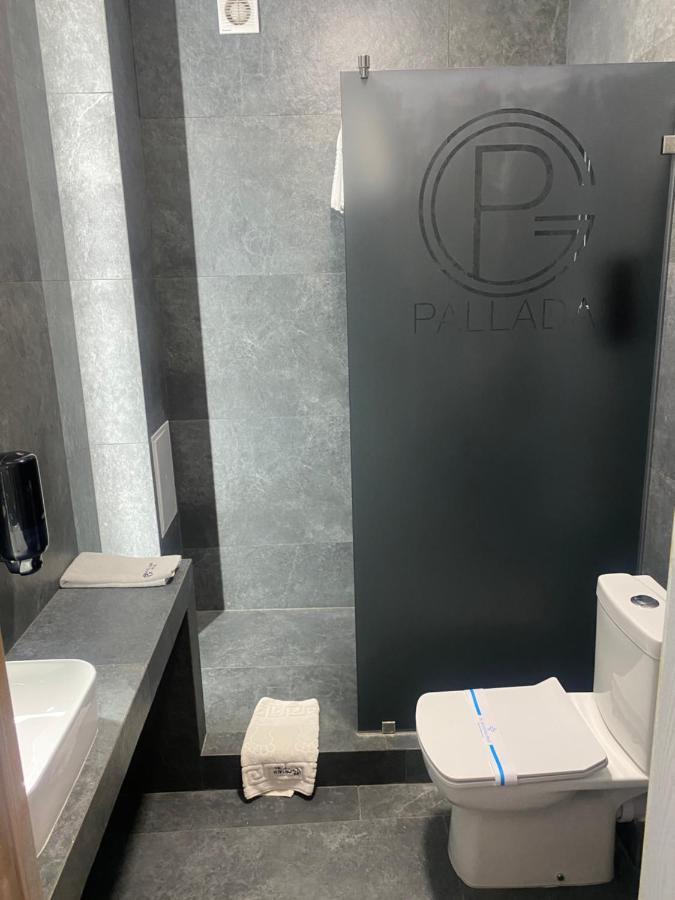 Pallada Hotel Τερνόπιλ Εξωτερικό φωτογραφία