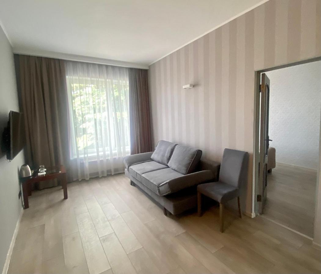 Pallada Hotel Τερνόπιλ Εξωτερικό φωτογραφία
