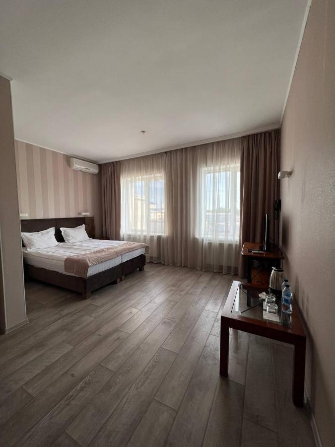 Pallada Hotel Τερνόπιλ Εξωτερικό φωτογραφία