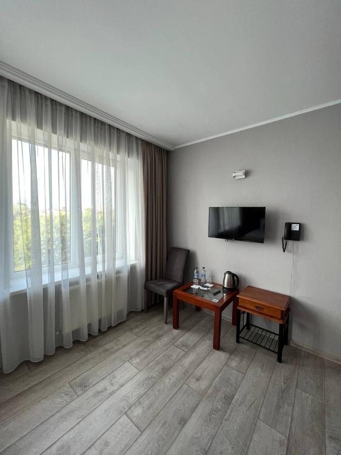 Pallada Hotel Τερνόπιλ Εξωτερικό φωτογραφία