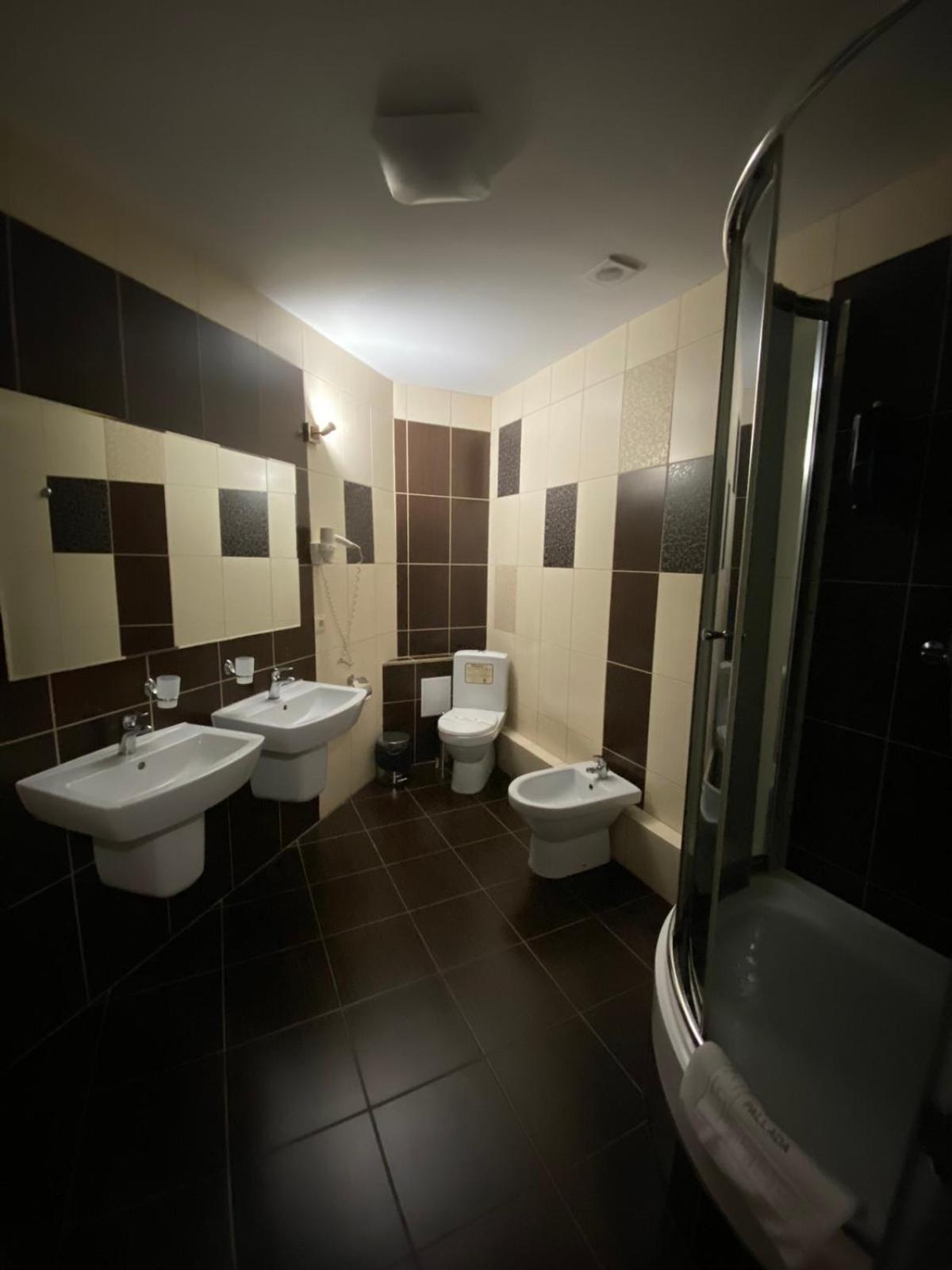 Pallada Hotel Τερνόπιλ Εξωτερικό φωτογραφία
