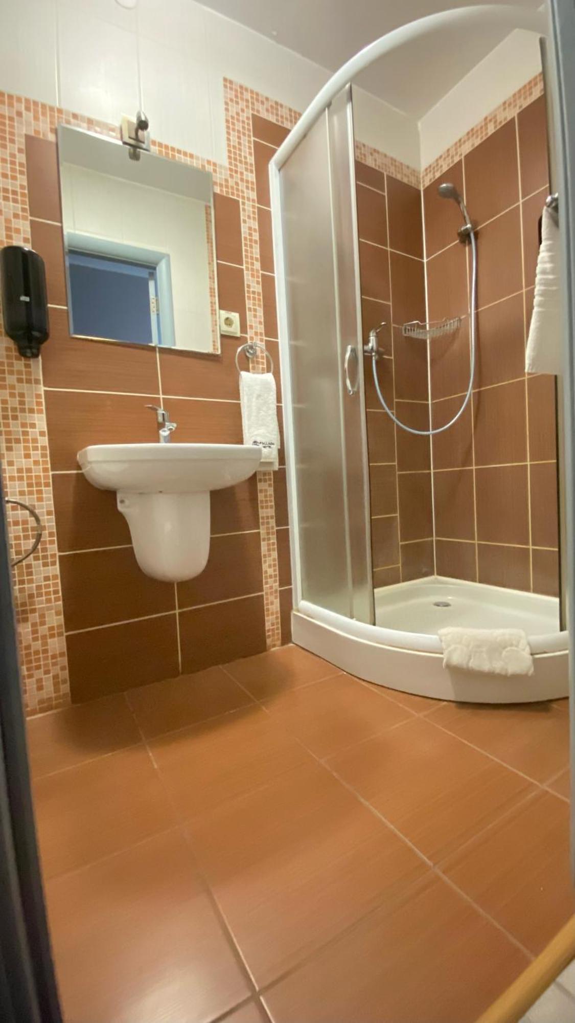 Pallada Hotel Τερνόπιλ Εξωτερικό φωτογραφία
