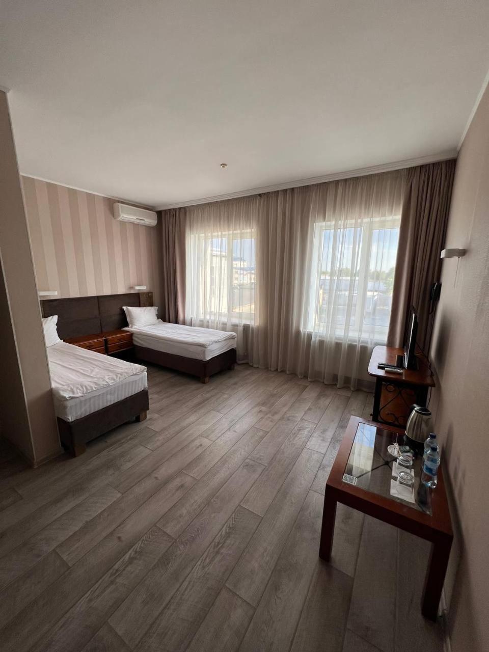 Pallada Hotel Τερνόπιλ Εξωτερικό φωτογραφία