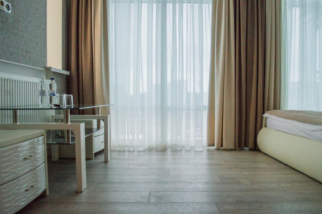 Pallada Hotel Τερνόπιλ Εξωτερικό φωτογραφία