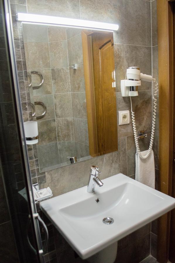 Pallada Hotel Τερνόπιλ Εξωτερικό φωτογραφία