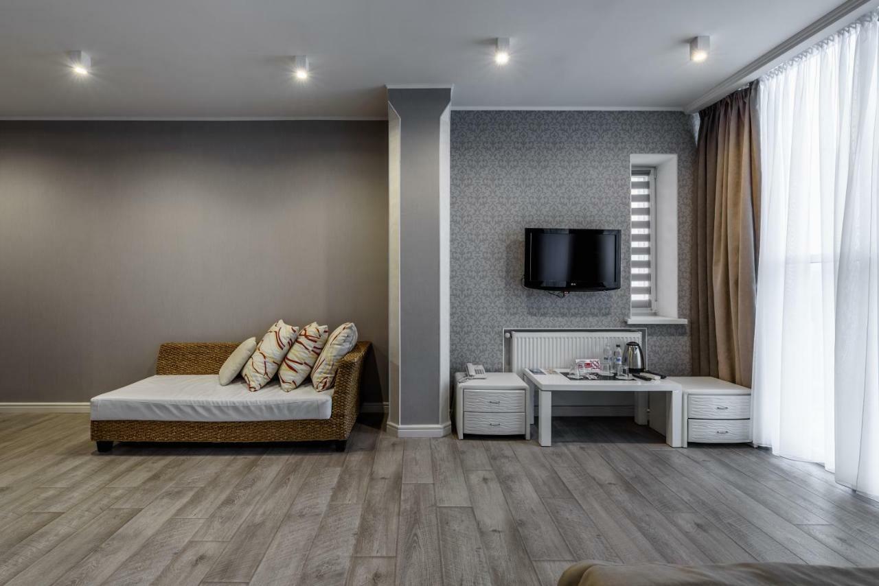 Pallada Hotel Τερνόπιλ Εξωτερικό φωτογραφία